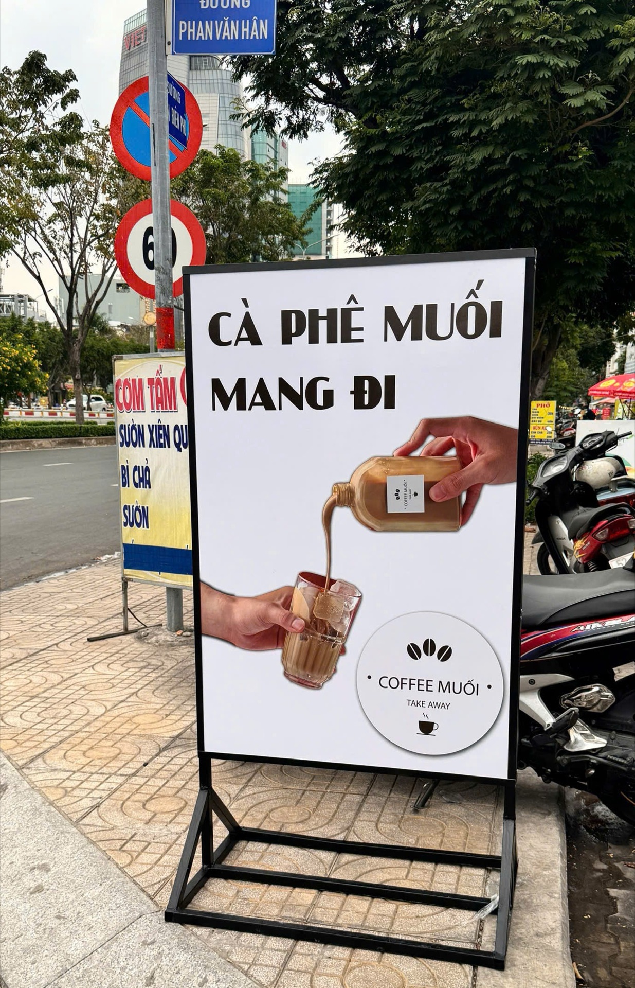 Standee quảng bá Coffee Muối hoàn thiện – ảnh 11