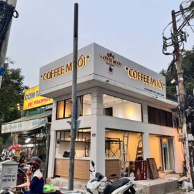 Mặt tiền Coffee Muối với bảng hiệu chữ nổi hoàn thiện – ảnh 16