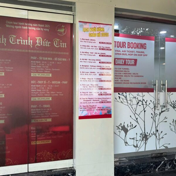 Decal trong và decal kính mờ Hành Trình Đức Tin hoàn thiện tại cửa kính