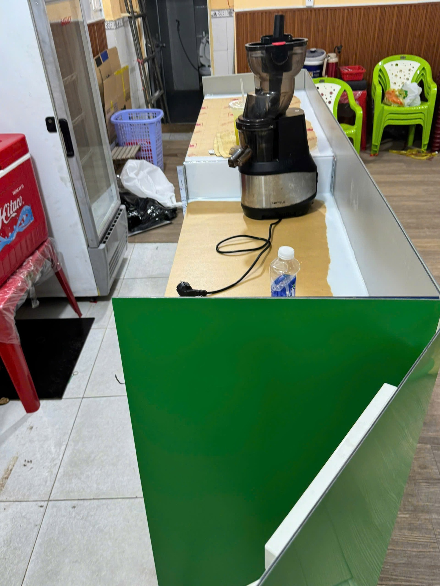 Hộp đèn Mica và logo Food Juice On hoàn thiện – ảnh 8