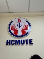 Logo chữ nổi HCMUTE hoàn thiện – ảnh 3