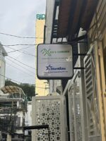 Hộp đèn Star Kicks hoàn thiện ban ngày