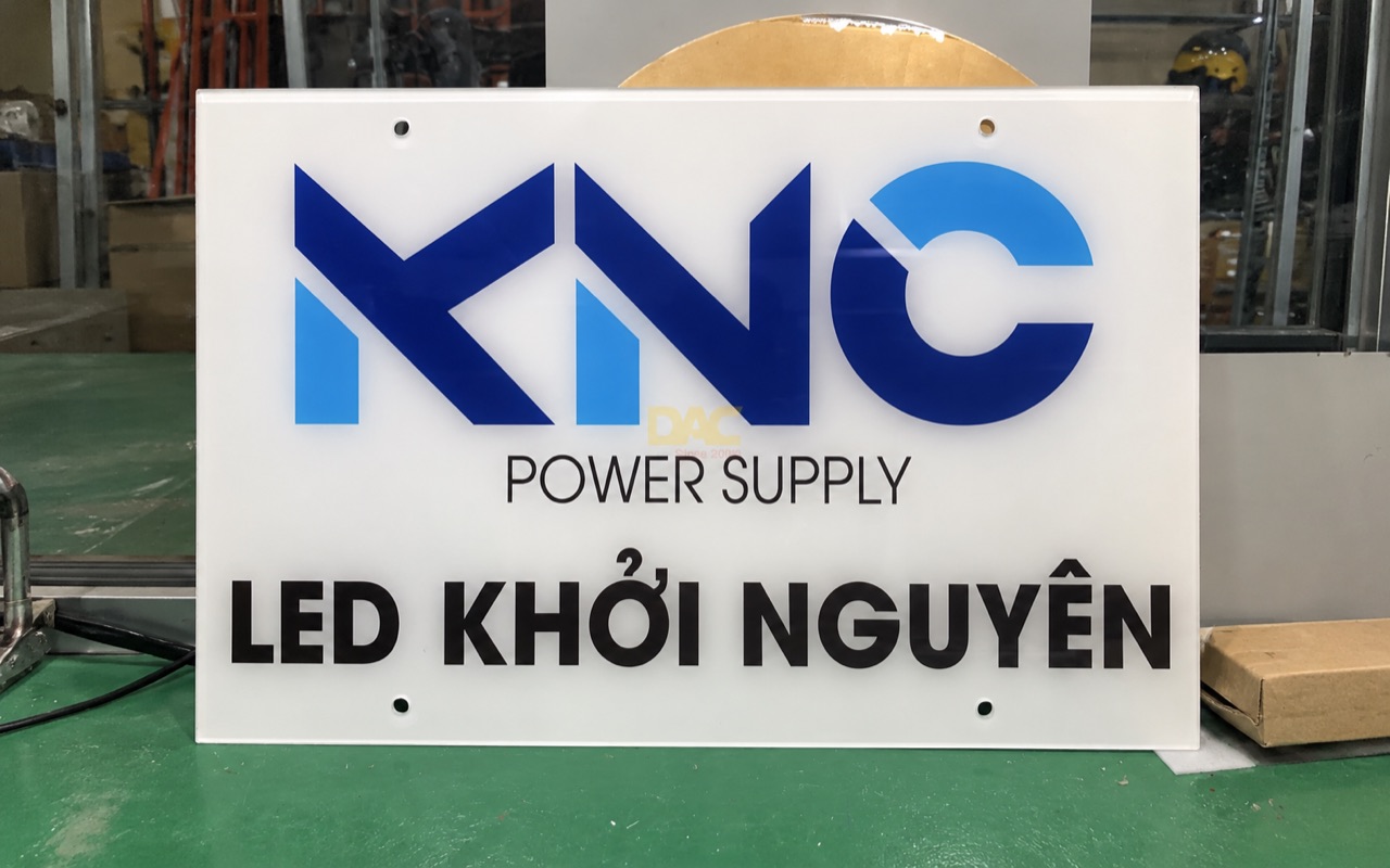 Bảng hiệu Mica in UV
