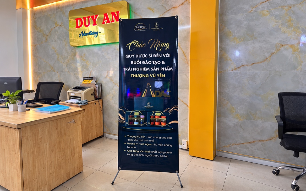 Standee
